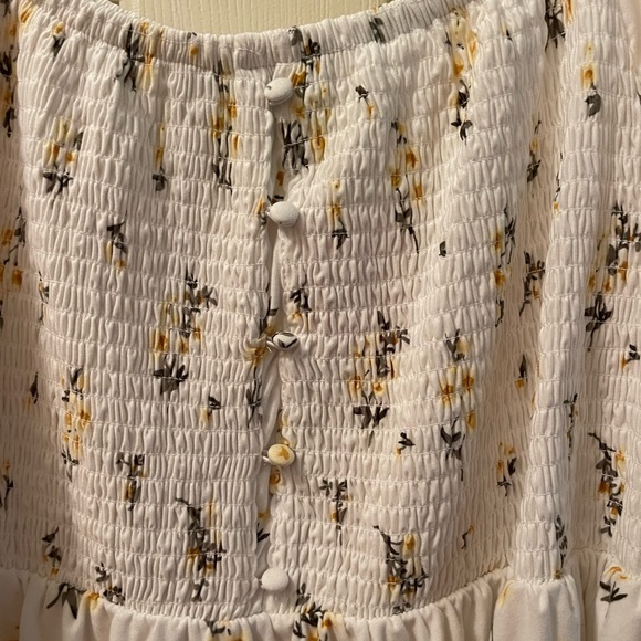 NWT size 1x Derek Heart maternity white smocked yellow flower top cap sleeves - Picture 2 of 5